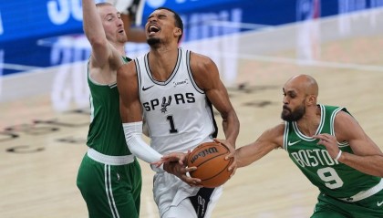 文班亚马39+11怀特34+7 马刺力克凯尔特人取5连胜