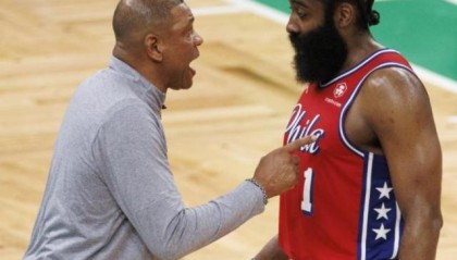 直播观看-哈登太独导致将帅不和？里弗斯播客再曝哈登黑料