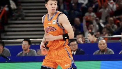 77号的跨洋共鸣！张镇麟为湖人球员东契奇全明星拉票